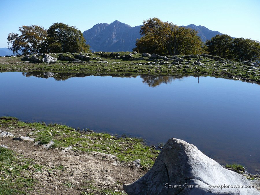 32-grazioso e prezioso specchio d'acqua.jpg